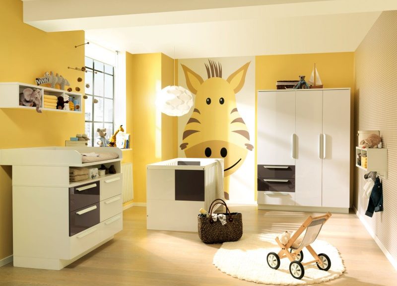 Habitación infantil en color amarillo